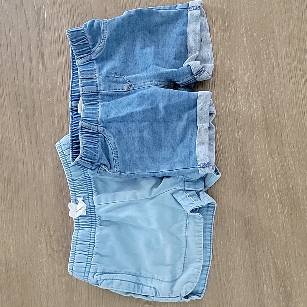 2 pairs of shorts